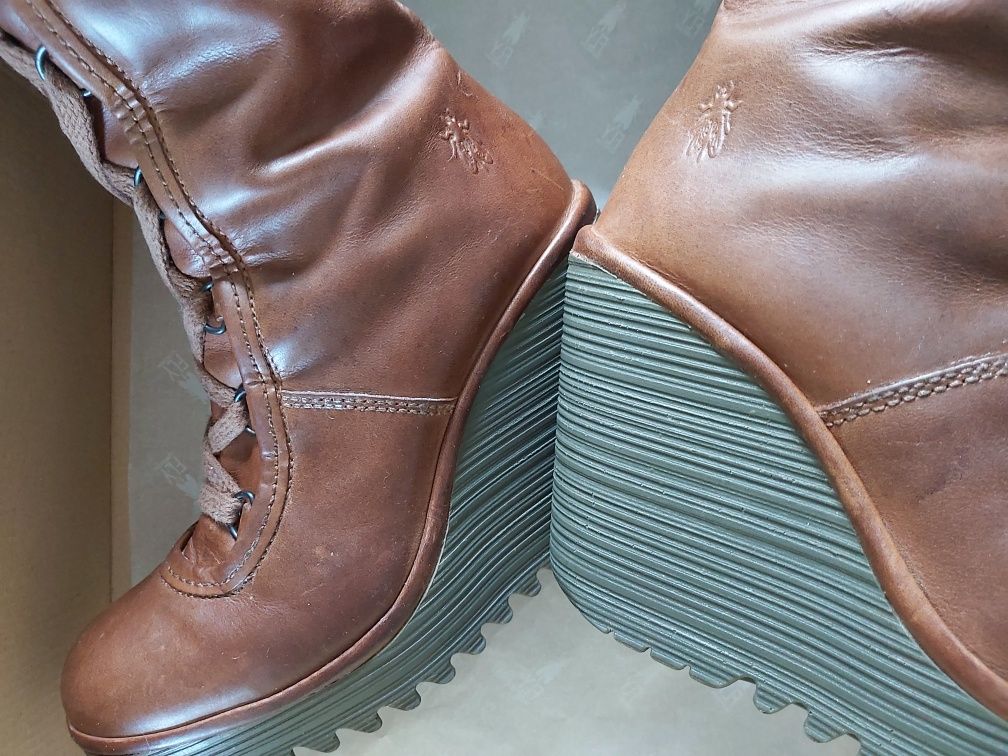 Botas FLY, colecção limitada‼️Baixa de preço.