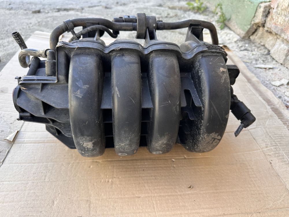 03C 129 711 F впускний колектор 1.6 FSI VW Skoda Audi