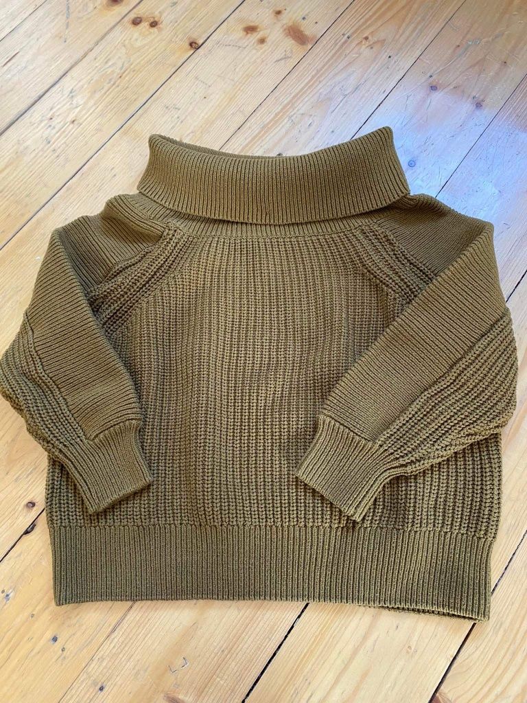 Krótki sweter z golfem XS