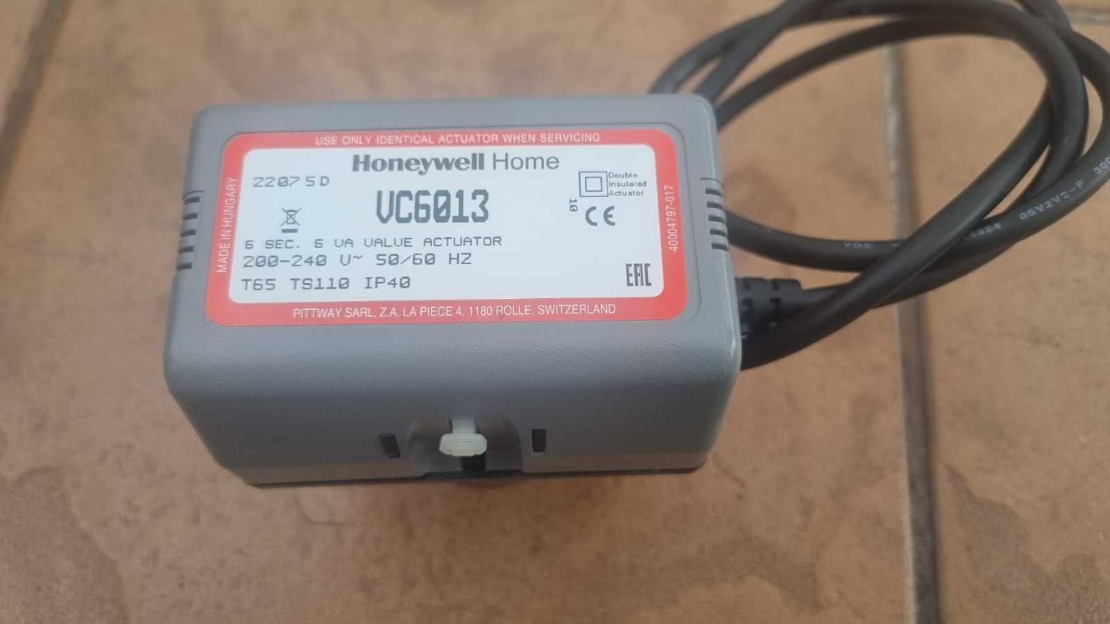 Zawór 3-drogowy z siłownikiem Honeywell VC6013