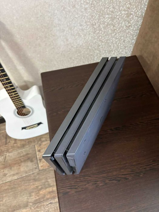 Sony PlayStation 4 ProThe Last of Us Part II Limited Edition 1TB Ssd