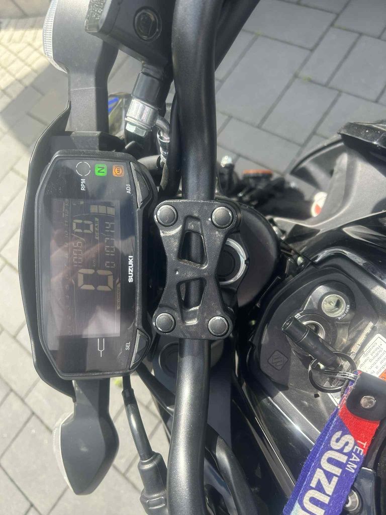Suzuki gsx s 125
