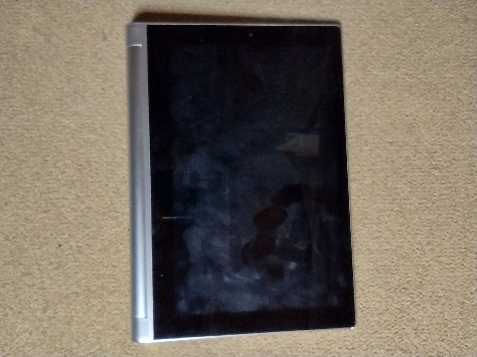 Продам планшет Lenovo Yoga Tablet 2  10.1. 2050L в отличном состоянии,