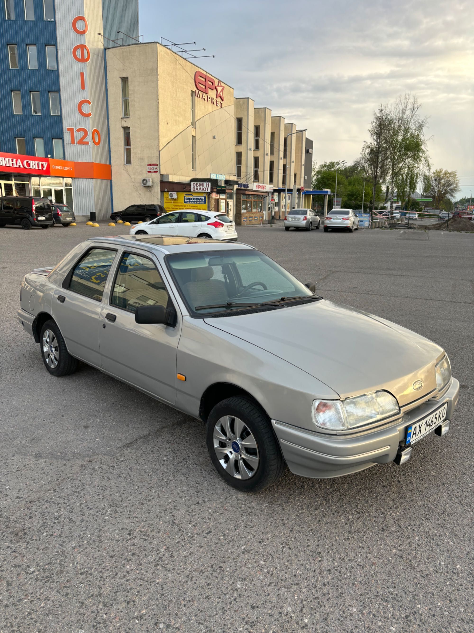 Ford sierra 2.0 газ/бенз 1987г.