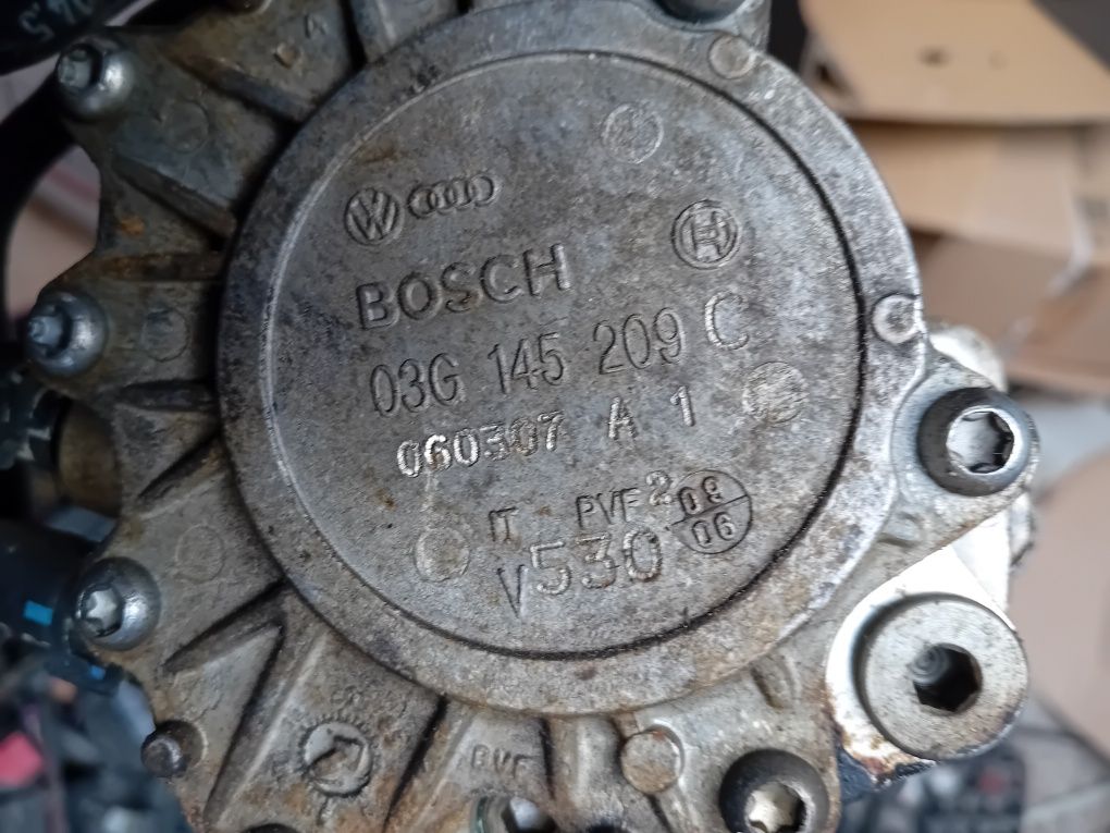 Audi A6 C6 A4 B7 2.0 tdi pompa podciśnienia Vacum Vakum BOSCH