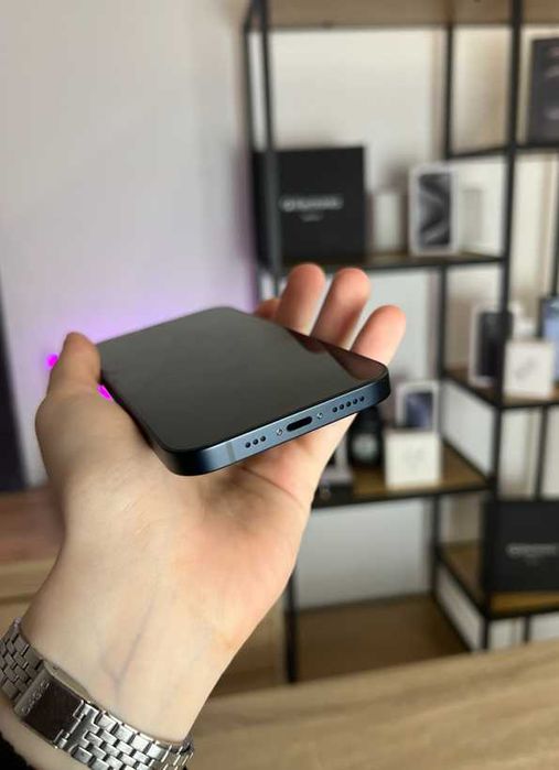 iPhone 13 128 GB та AirPods Pro 2 у подарунок