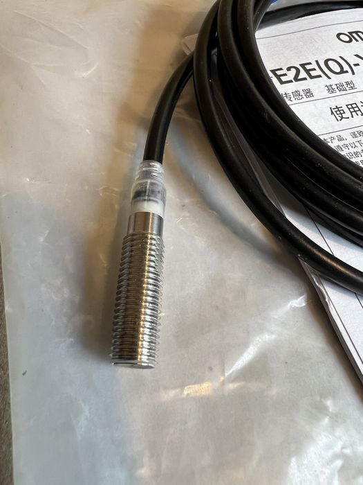 Omron E2E-X1R5C18 czujnik indukcyjny zbliżeniowy