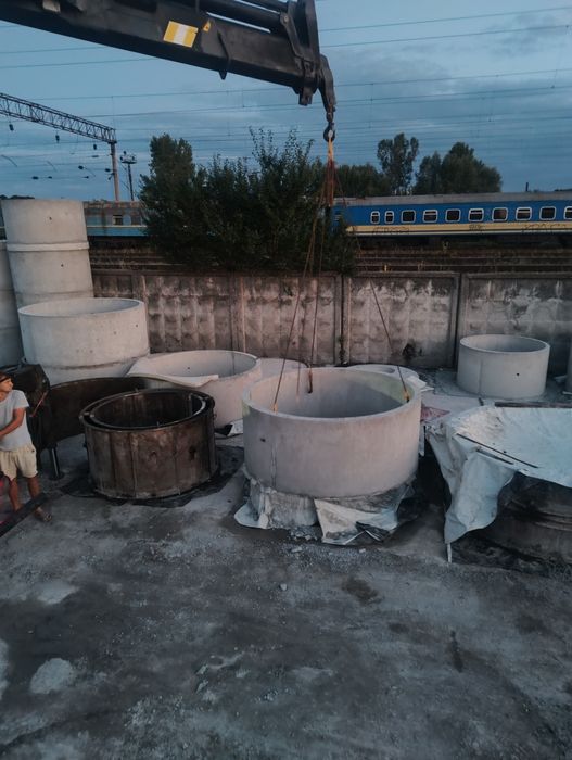 Бетоні кільця, кришки ,люки + доставка маніпулятором Хмельницький