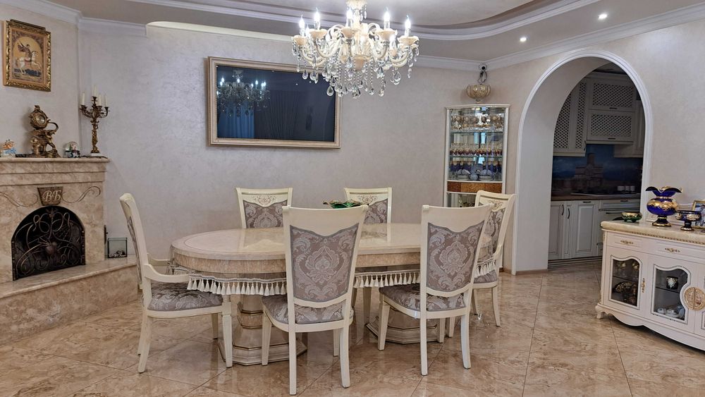В продаже уютный дом с мебелью и техникой в закрытом поселке Совиньон.