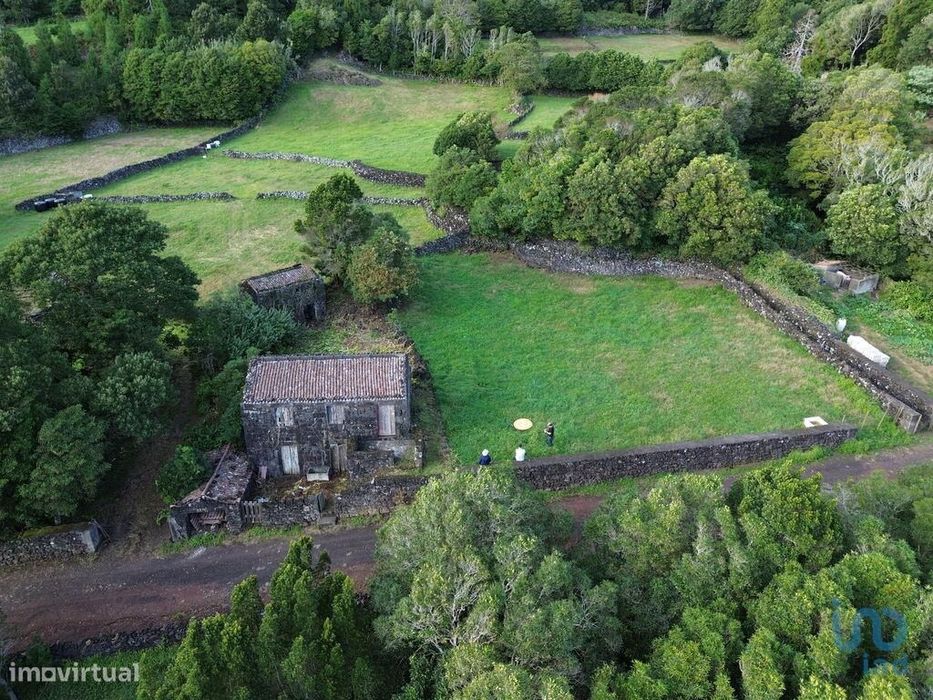 Casa tradicional em Ribeiras de 140,00 m2