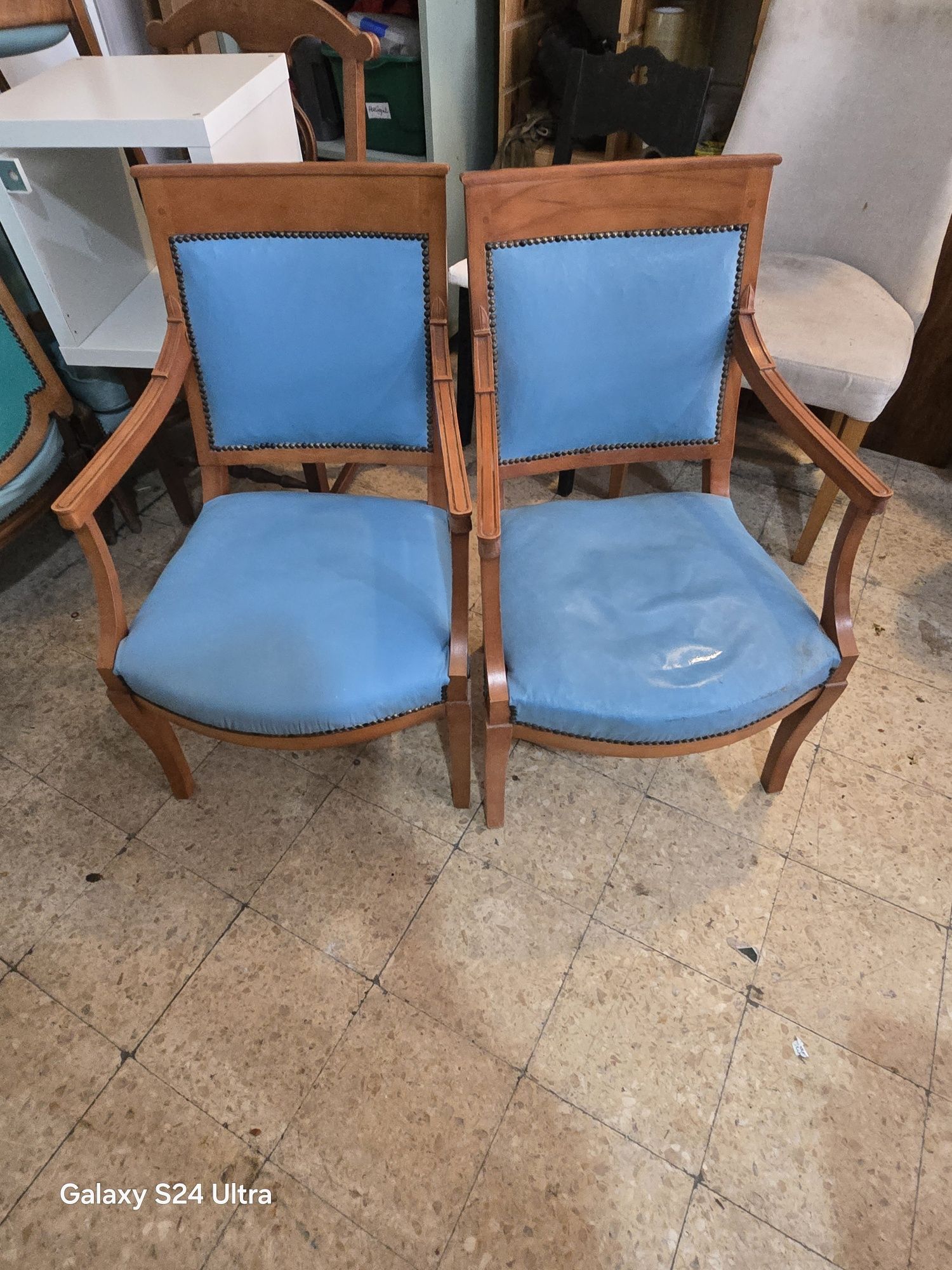 Vendo  cadeiroes