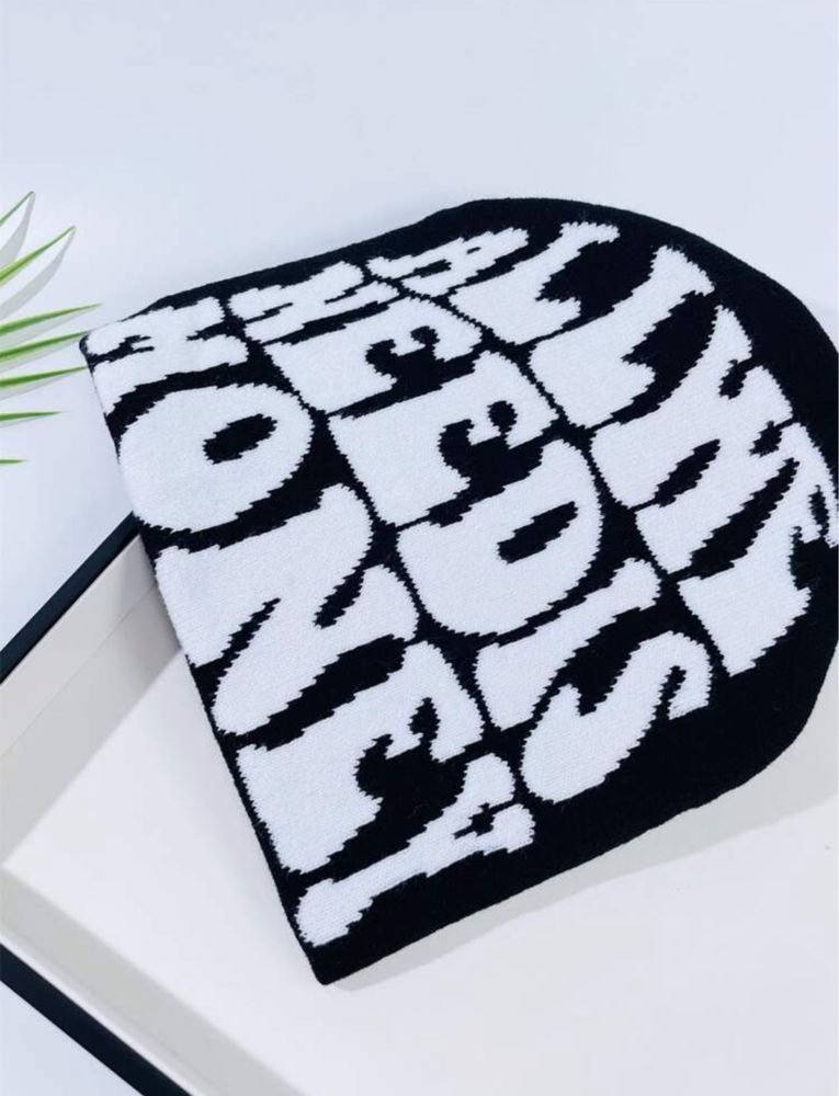 Nowa czarna uniseks czapka zimowa beanie All we need is money y2k