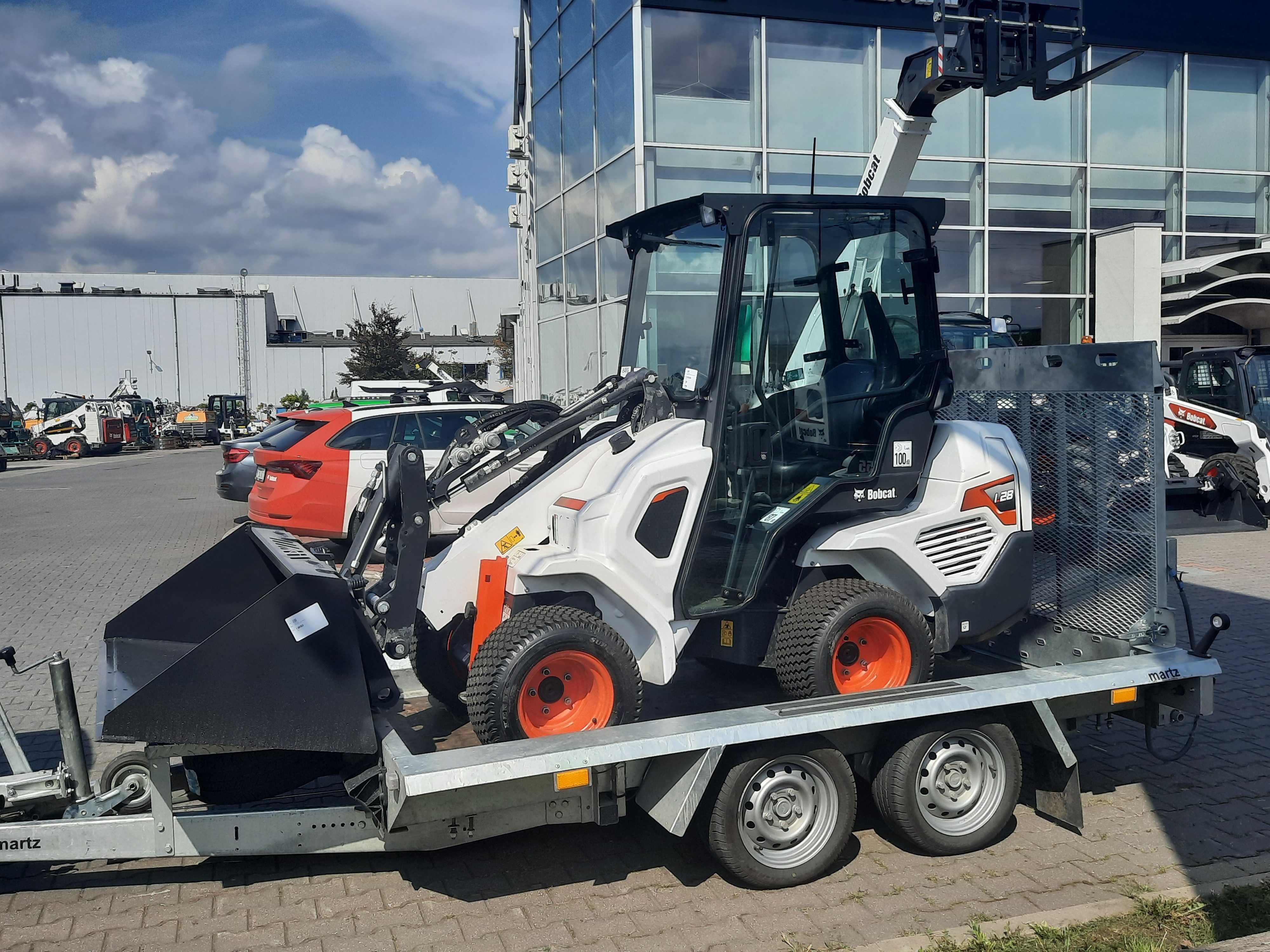 Mini ładowarka Bobcat Avant wozidło szer 120 waga 1700 miniładowarka