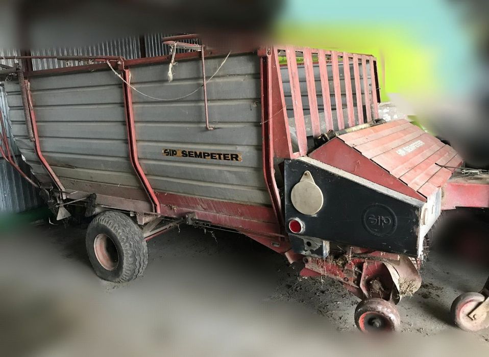 Przyczepa samozbierająca