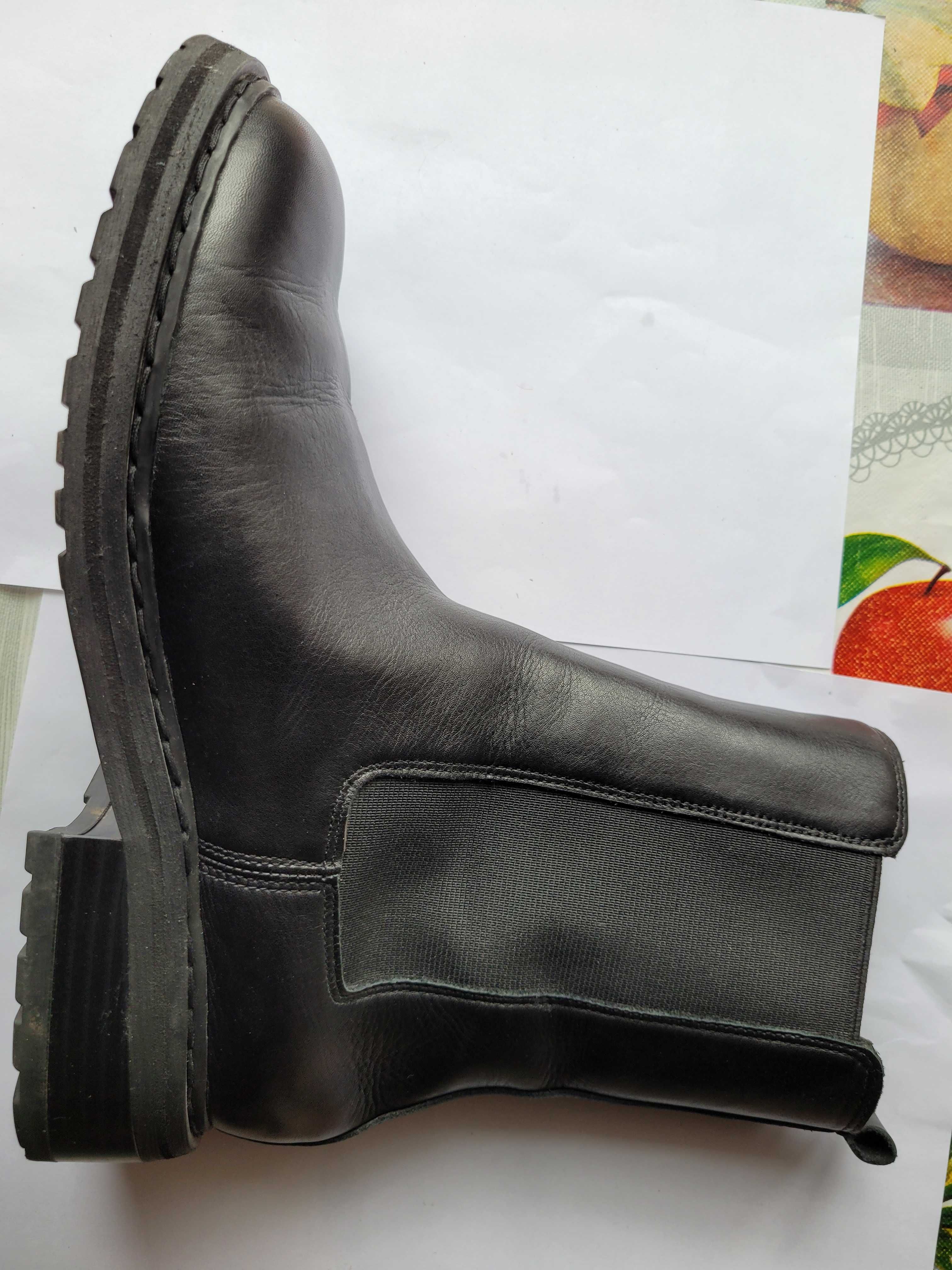 Sprzedam buty damskie Clarks r. 40 jak nowe. Nie Ecco, Martens, H&M.