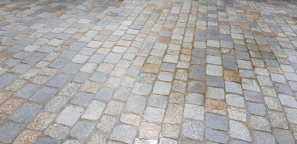 Bruk kostka granitowa cięta starobruk kamień polny granit rozbiórkowy