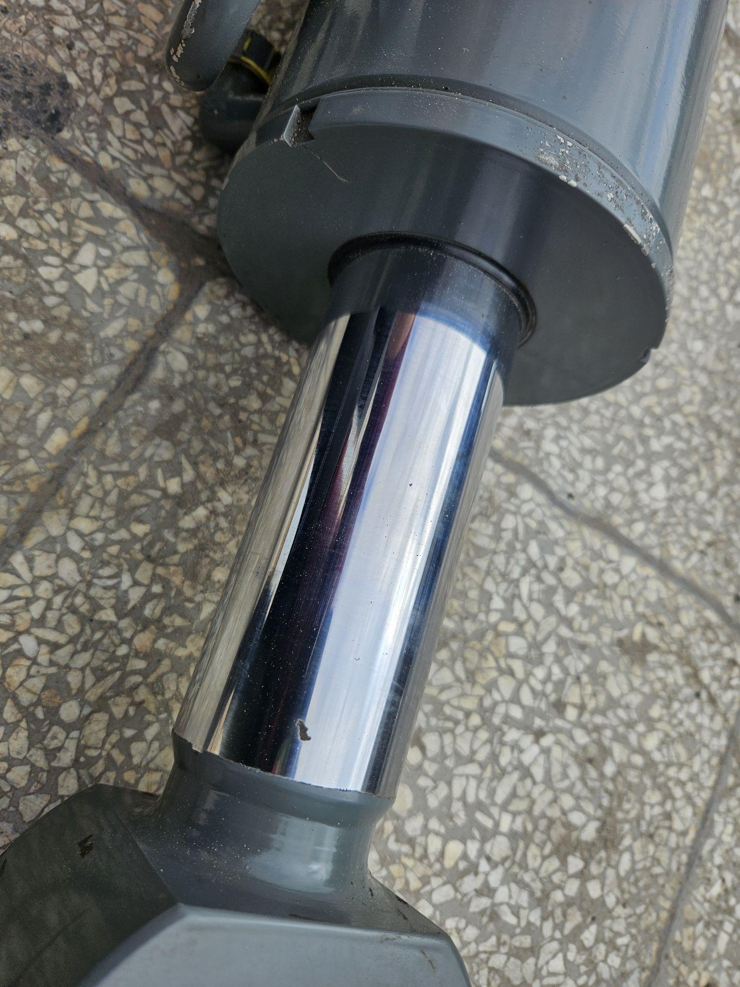 Siłownik ładowarki teleskopowej Claas Scorpion