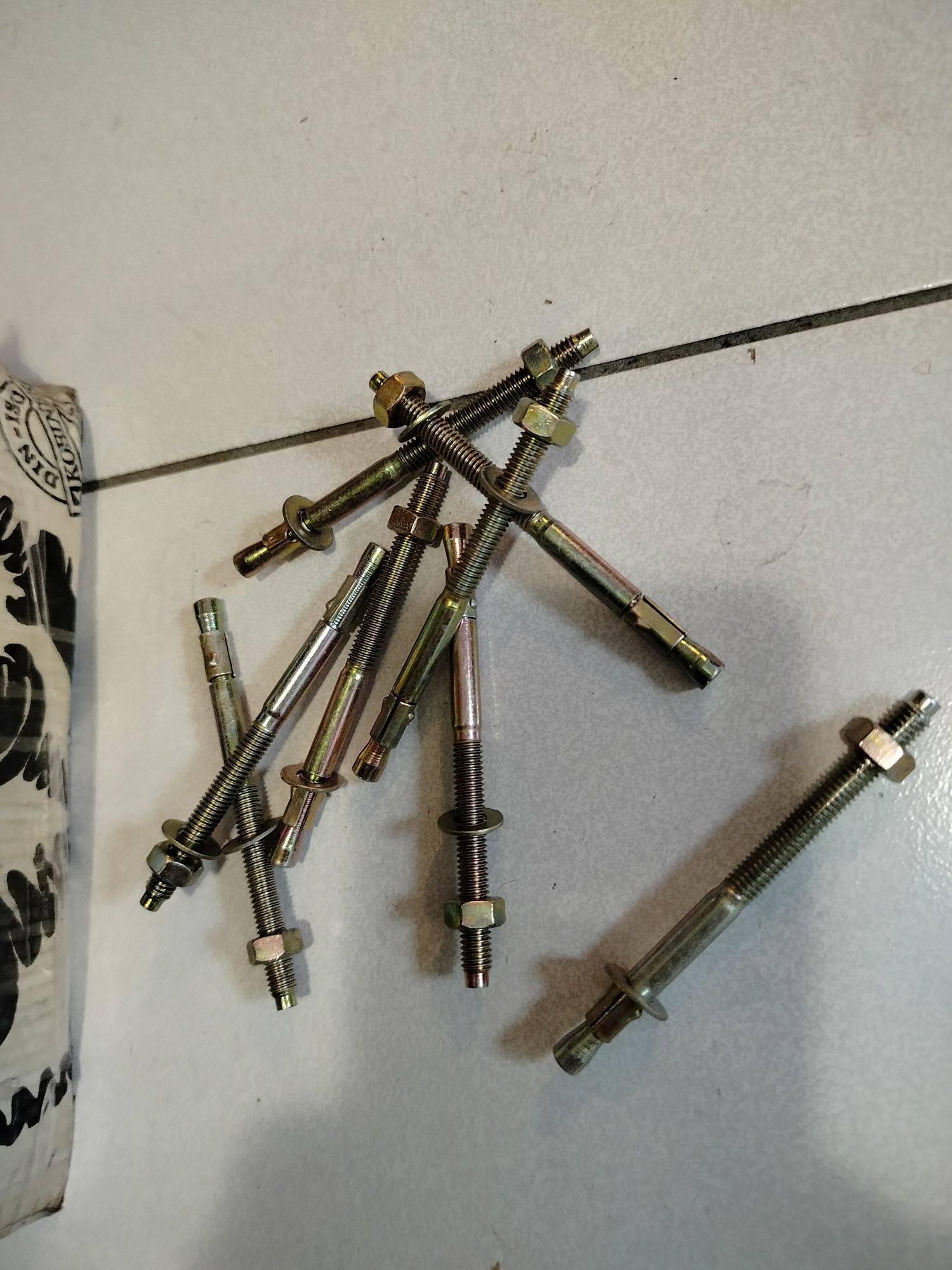 Kotwa opaskowa M6x85