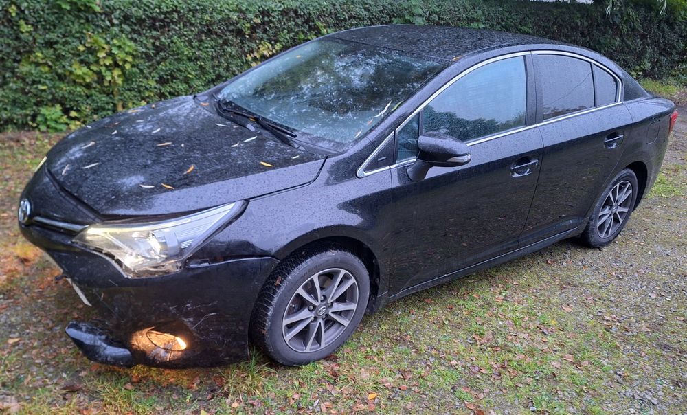 Toyota Avensis t27 PREMIUM 1.8 benzyna najbogatsza wersja, krajowa ASO