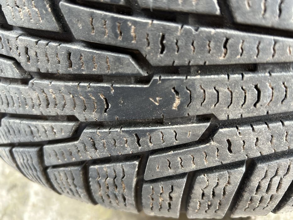 Продам комплек зимових шин Nokian Nordman rs-2 185/65 r14 на дисках.