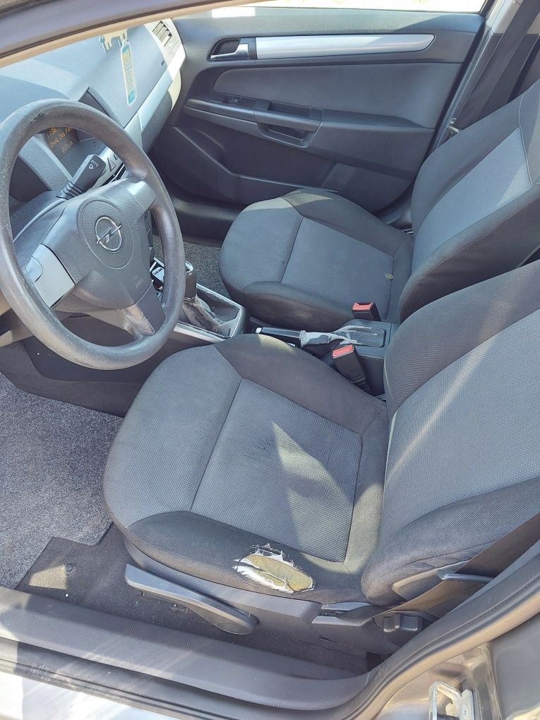 Opel Astra H 2005 świeży przegląd i OC