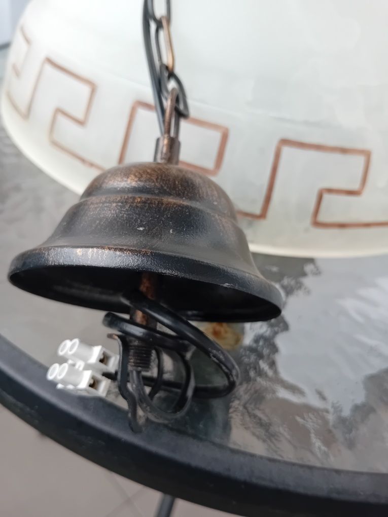 Żyrandol w cenie klosza