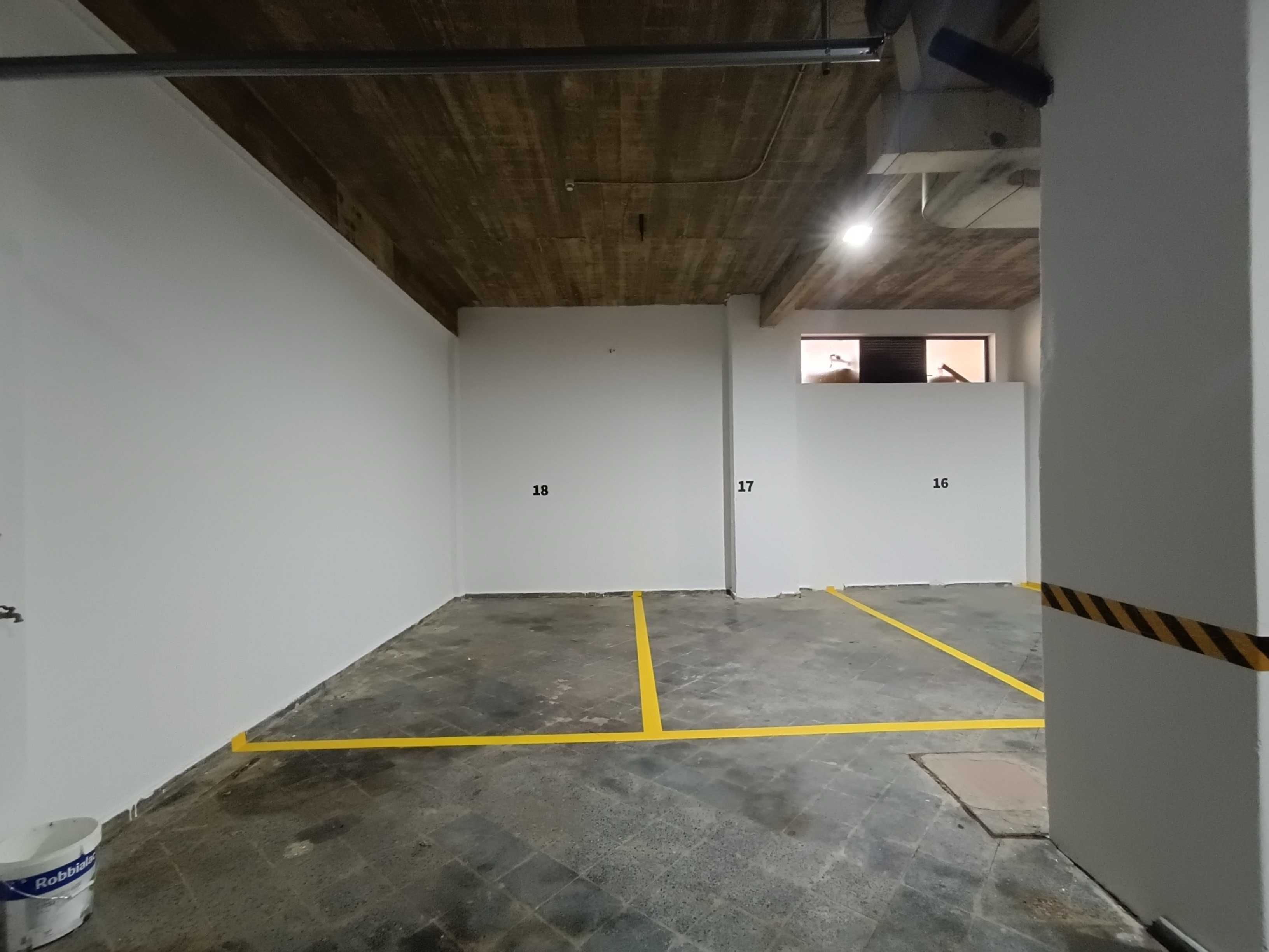 Vaga de Garagem - Albufeira e Olhos de Água