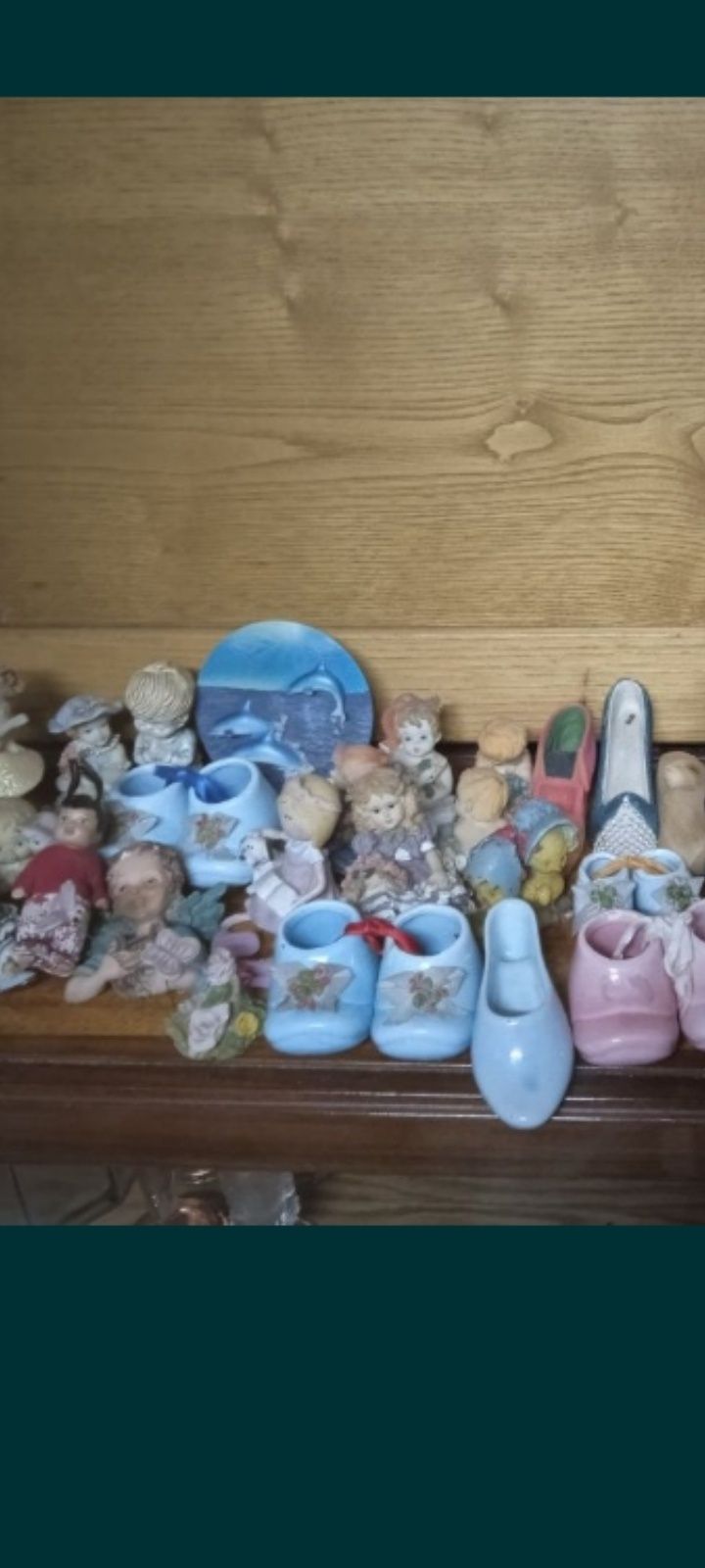Vendo muitas peças de louça variadas