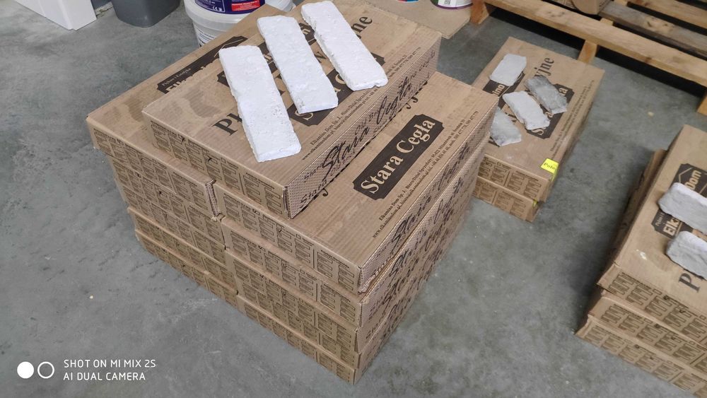 Elkamino Dom płytki Stara Cegła szara + fuga biała