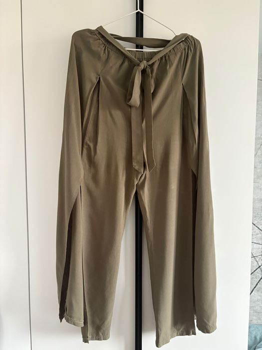 Zwiewne spodnie ciążowe boho, z rozcięciami na nogawkach, r. 36