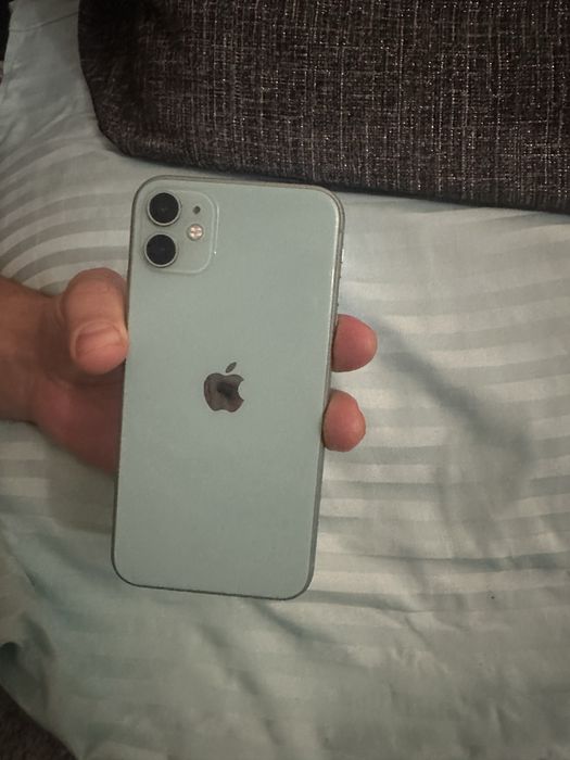 Айфон 11 в хорошем состоянии