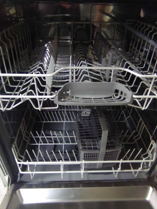 Вбудована посудомийна машина BOSCH