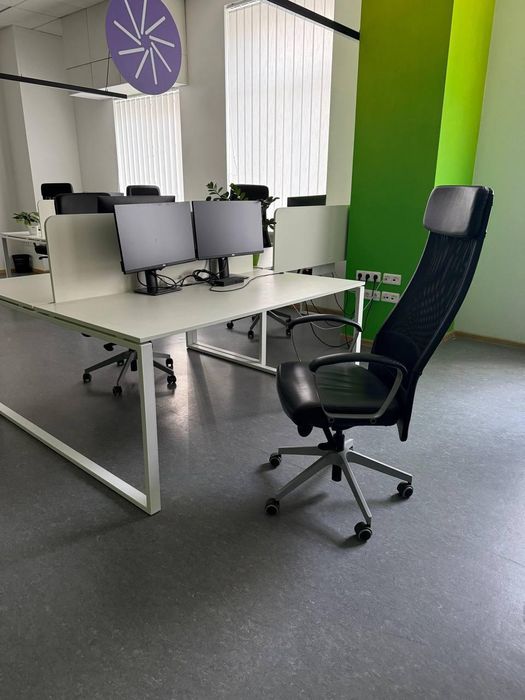 Большие столы кресла менеджера