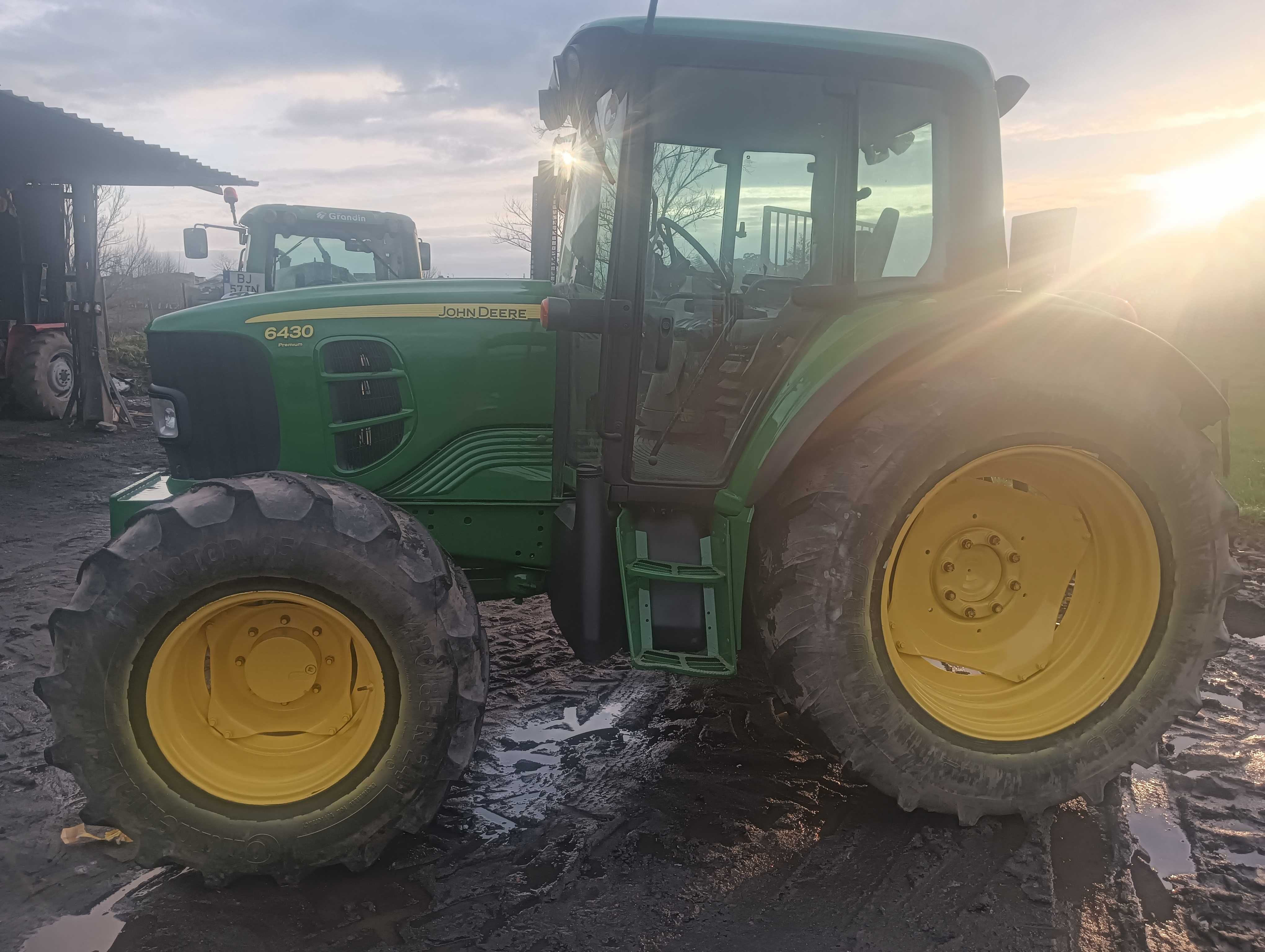 Trator John deere 6430