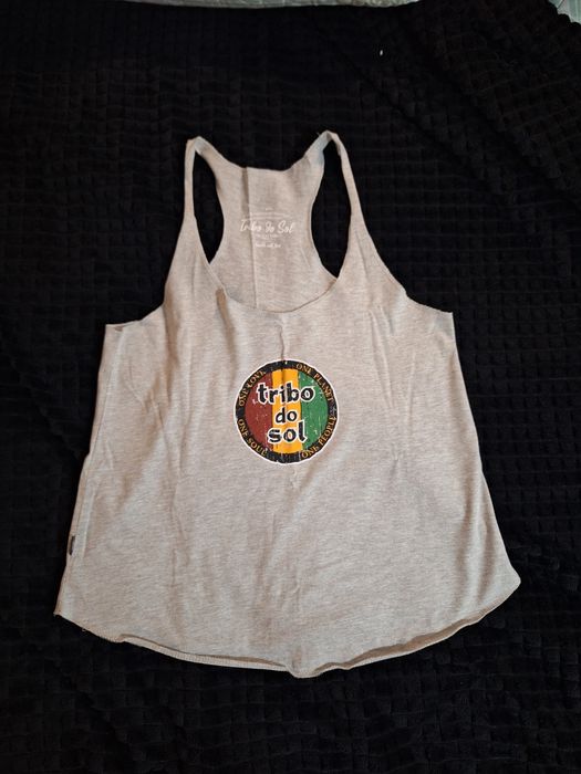 Diversas Peças de Roupa