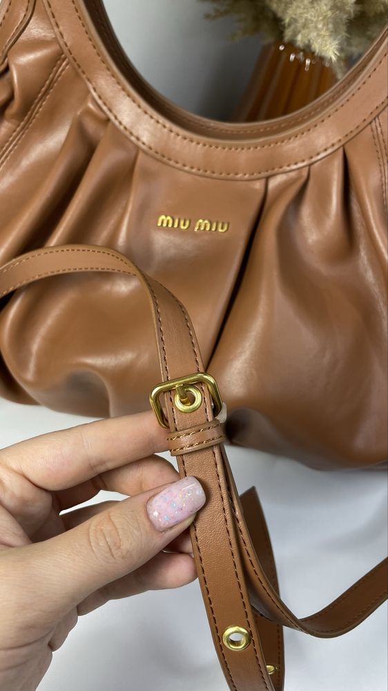 Сумка  Miu Miu Неперевершена шкіряна красуня