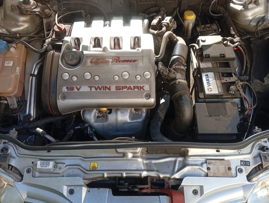 Alfa Romeo 147 em excelente estado geral, motor 1.6 de 120cv