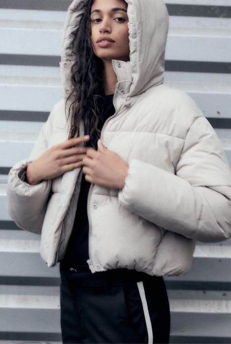 Вкорочена куртка пуфер zara з капюшоном пуховик