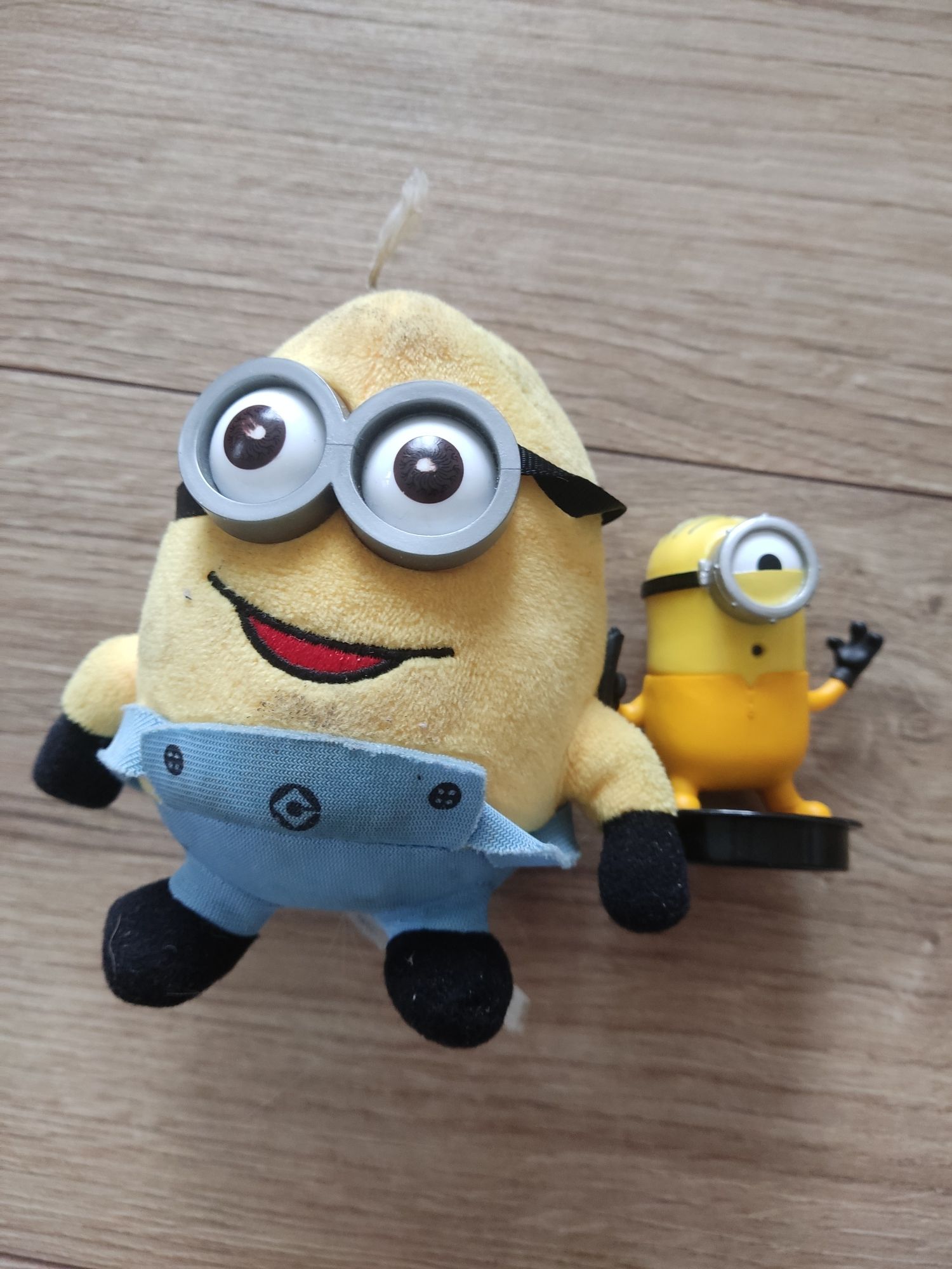 Minionki maskotka i figurka