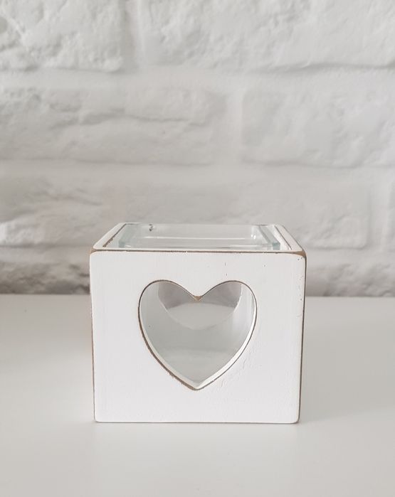 Śliczny biały lampion