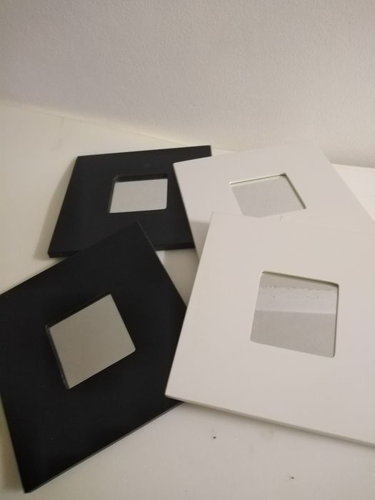 Vendo 7 espelhos pequenos 4 pretos e 3 branco ikea