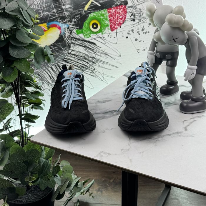 Кросівки Hoka Bondi 8 38.5 розмір Е6231