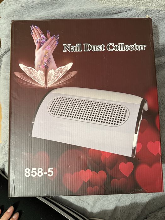 Pochlaniacz pyłu do paznokci