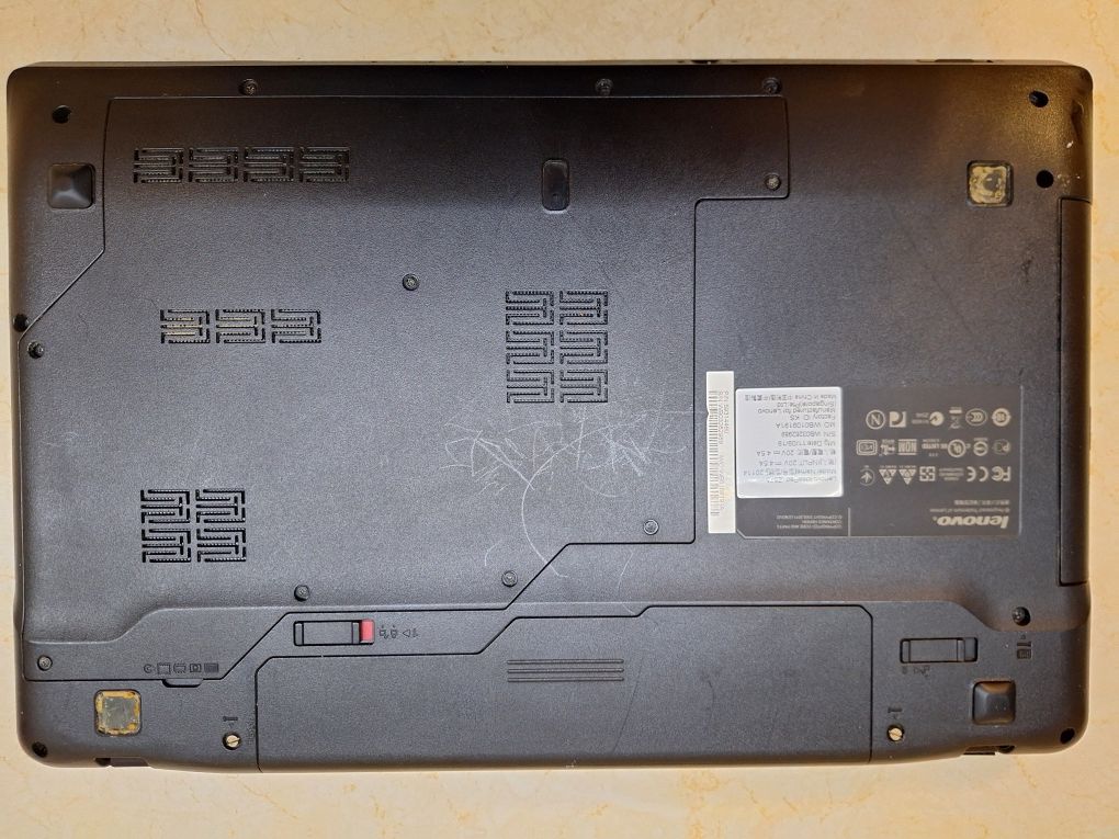 Ноутбук Lenovo IdeaPad Z575
