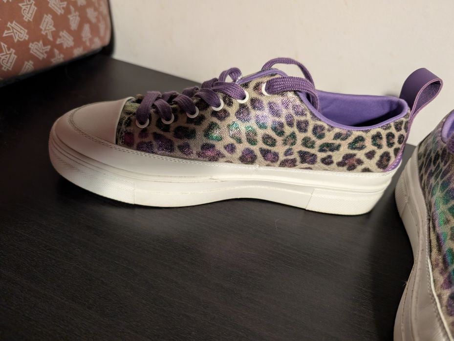 Sapatilhas da marca Lola Casademunt