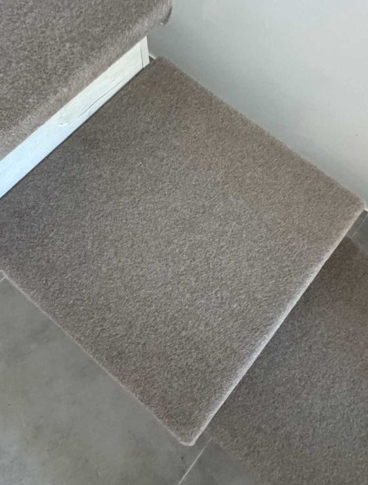 Custom pet stairs(Escadas personalizadas para animais de estimação)