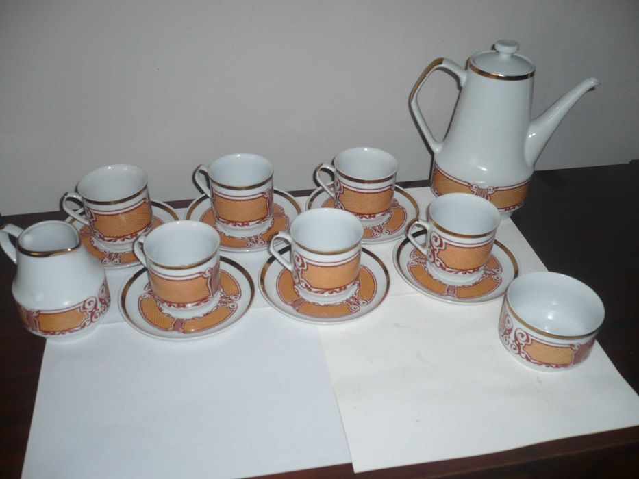 Serwis kawowy dla 6 osób z Chodzieży z okresu PRL