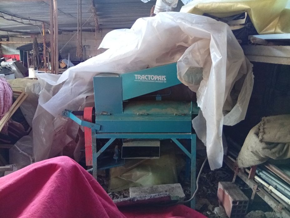 Malhadora/malhadeira/debulhadora de milho