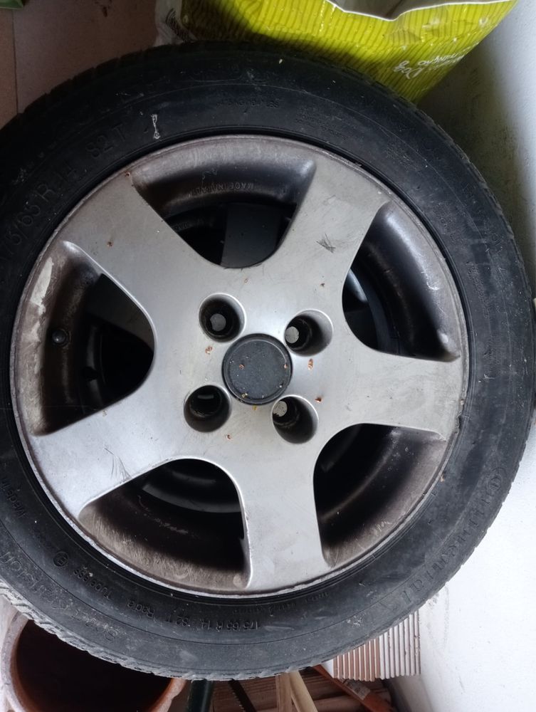 Jantes com pneus Renault 14