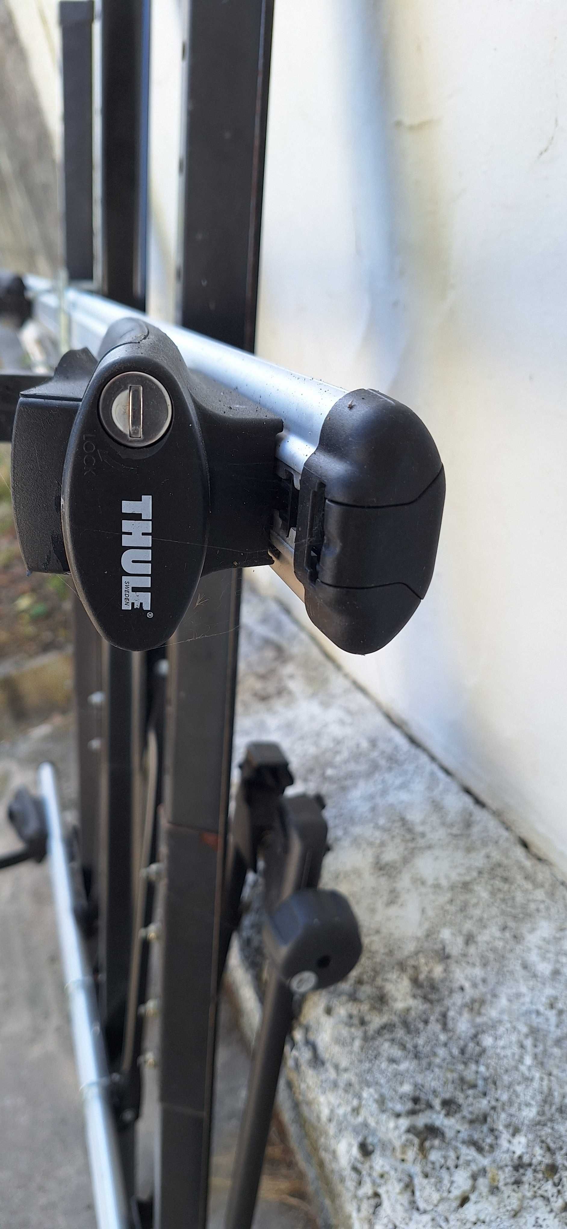 Barras de tejadilho Thule em alumínio com suporte para 3 bicicletas